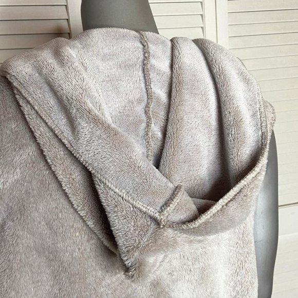BIT & BRIDLE Light Gray Draped Faux Fur Hooded Fleece Open Sleeveless Vest M - Picture 8 of 9